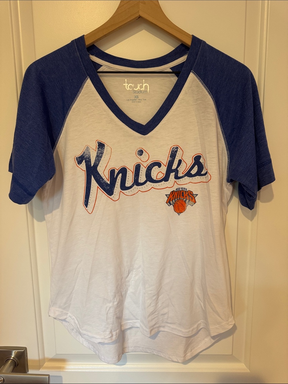 Touch by Alyssa Milano White & Blue Knicks Raglan V-Neck Tee